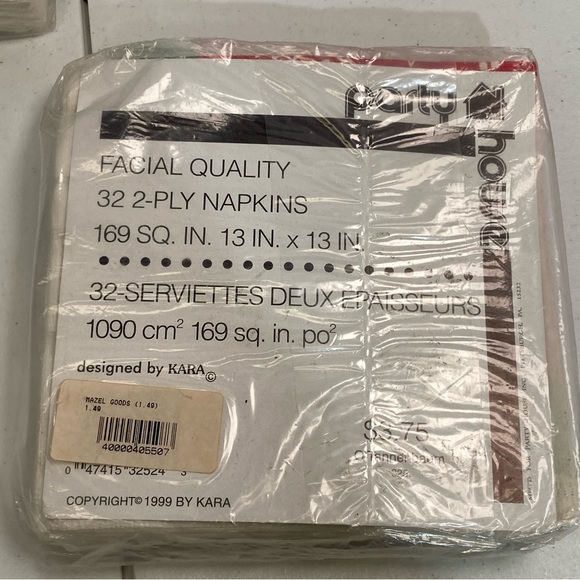 Party House Vintage Christmas Holiday Napkins 3 Packs of 32 2-Ply Napkins Holly - Picture 3 of 9